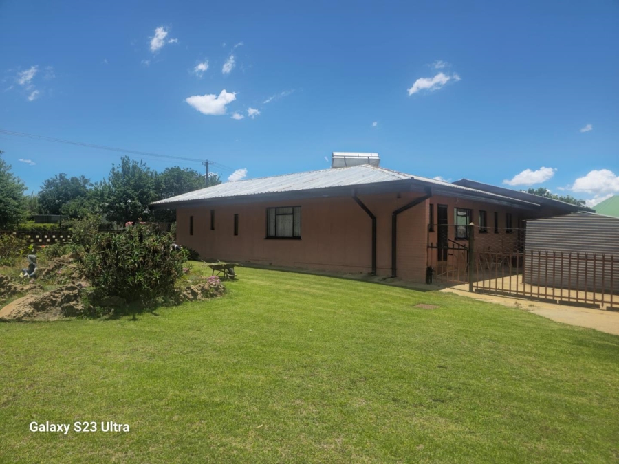 4 Bedroom Property for Sale in Ladybrand Free State